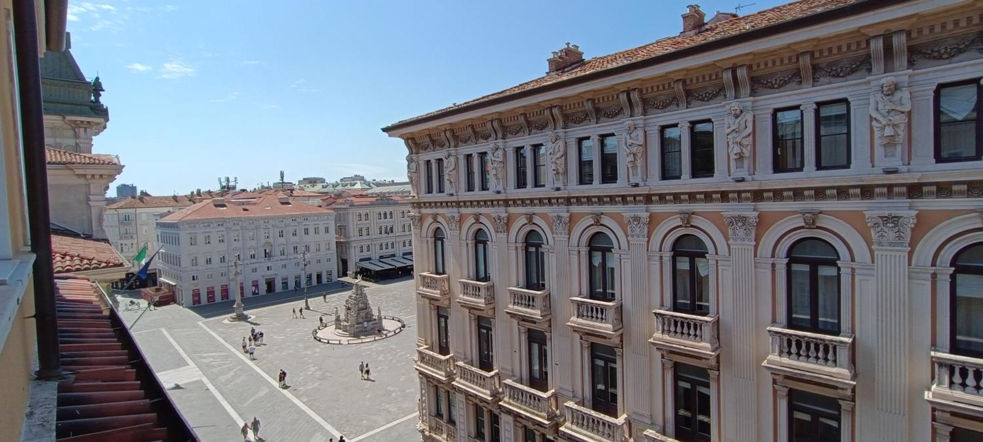 Casa Vacanze Trieste - Vista Piazza Unita Exteriér fotografie